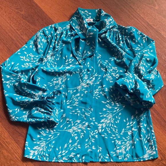 Silky Teal Vintage Blouse. - Picture 1 of 8